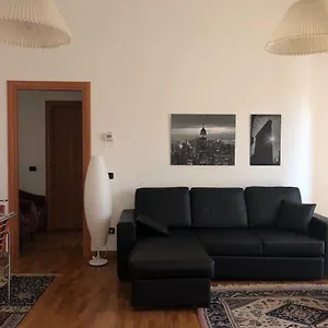 Casa Roma , Turate Italia
